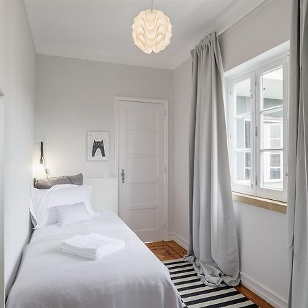 Pedroucos 37 Apartment Lisbon Bagian luar foto