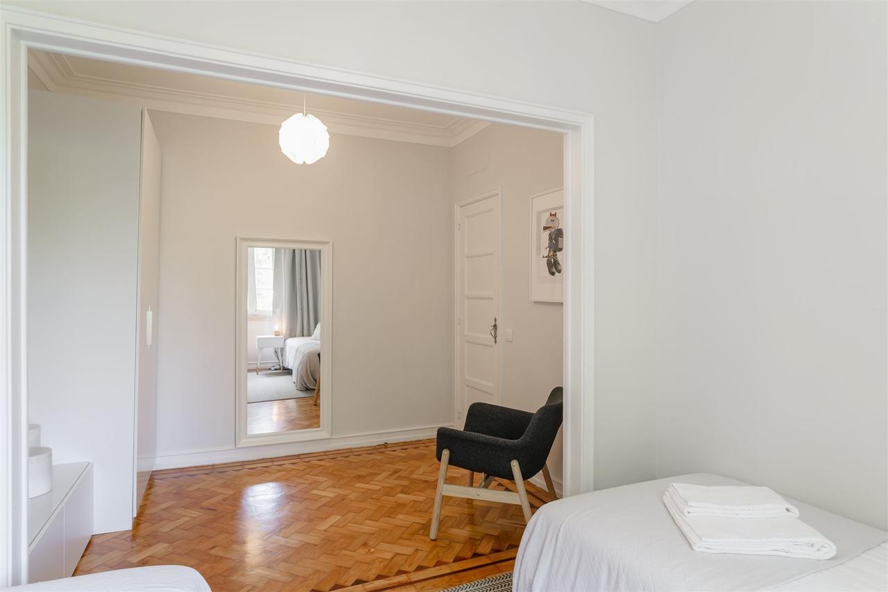 Pedroucos 37 Apartment Lisbon Bagian luar foto
